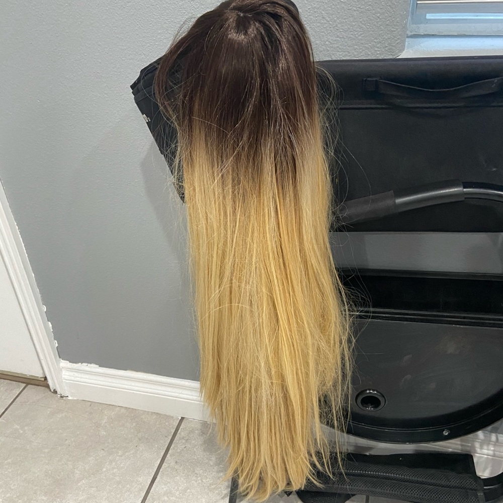 Great Quality Synthetic Ombré 22” inch Wig